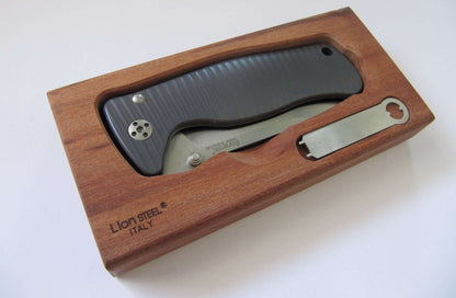 LionSteel Knives™ SR2 Frame Lock SR2 V Violet 6AI4V Titanium Sleipner Semi-Stainless Steel Pocket Knife